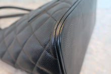 画像をギャラリービューアに読み込む, CHANEL/シャネル 復刻トート キャビアスキン ブラック/ゴールド金具 トートバッグ 800010106
