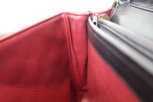 Load image into Gallery viewer, CHANEL Matelasse chain shoulder bag Lambskin Black/Gold hadware Shoulder bag 800080122
