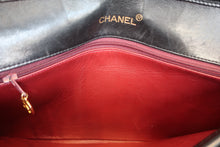 Load image into Gallery viewer, CHANEL Matelasse chain shoulder bag Lambskin Black/Gold hadware Shoulder bag 800080122
