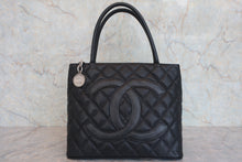 画像をギャラリービューアに読み込む, CHANEL/シャネル 復刻トート キャビアスキン ブラック/シルバー金具 トートバッグ 800070069
