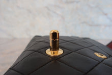 將圖片載入圖庫檢視器 CHANEL/シャネル マトラッセＷフラップＷチェーンショルダーバッグ ラムスキン ブラック/ゴールド金具 ショルダーバッグ 800090028
