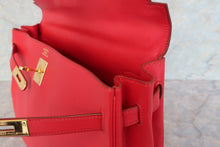 Load image into Gallery viewer, HERMES  KELLY 35 Gulliver leather Vermillon 〇Z Engraving Shoulder bag 700090182
