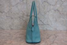 Load image into Gallery viewer, HERMES／BOLIDE 27 Swift leather Blue atoll X Engraving Shoulder bag 800040048

