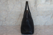 Load image into Gallery viewer, HERMES／BOLIDE 31 Clemence leather Black □I Engraving Shoulder bag 600050086
