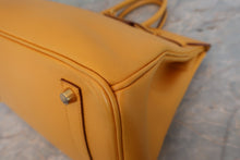 将图片加载到图库查看器，HERMES BIRKIN 35 Graine Couchevel leather Jaune □D刻印 Hand bag 800070068
