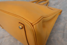 将图片加载到图库查看器，HERMES BIRKIN 35 Graine Couchevel leather Jaune □D刻印 Hand bag 800070068

