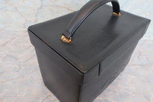 CHANEL/シャネル ココマーク2WAYバニティ キャビアスキン ブラック/ゴールド金具 バニティ 700080166