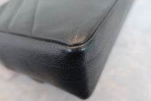 将图片加载到图库查看器，CHANEL/香奈儿 垂直针迹 链条包 荔枝皮 Black/Gold hadware(黑色/金色金属) 肩背包 800010123
