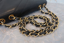 将图片加载到图库查看器，CHANEL/香奈儿 垂直针迹 链条包 荔枝皮 Black/Gold hadware(黑色/金色金属) 肩背包 800010123
