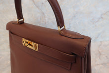 将图片加载到图库查看器，HERMES KELLY 28 Graine Couchevel leather Chocolat □B刻印 Hand bag 600110042
