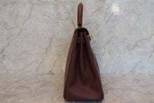 将图片加载到图库查看器，HERMES KELLY 28 Graine Couchevel leather Chocolat □B刻印 Hand bag 600110042
