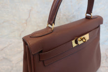 将图片加载到图库查看器，HERMES KELLY 28 Graine Couchevel leather Chocolat □B刻印 Hand bag 600110042
