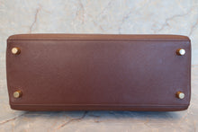 将图片加载到图库查看器，HERMES KELLY 28 Graine Couchevel leather Chocolat □B刻印 Hand bag 600110042
