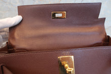 将图片加载到图库查看器，HERMES KELLY 28 Graine Couchevel leather Chocolat □B刻印 Hand bag 600110042
