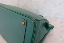 Load image into Gallery viewer, HERMES BIRKIN 40 Ardennes leather Green 〇W Engraving Hand bag 600070131
