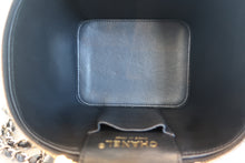 画像をギャラリービューアに読み込む, CHANEL/シャネル マトラッセバニティチェーンショルダーバッグ キャビアスキン ブラック/ゴールド金具 ショルダーバッグ 800010133
