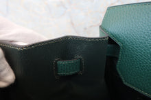 Load image into Gallery viewer, HERMES BIRKIN 40 Ardennes leather Green 〇W Engraving Hand bag 600070131
