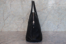 Load image into Gallery viewer, HERMES／BOLIDE 31 Clemence leather Black □L Engraving Shoulder bag 700120095
