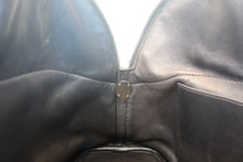 Load image into Gallery viewer, HERMES／BOLIDE 31 Clemence leather Black □L Engraving Shoulder bag 700120095
