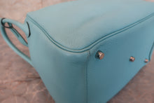 Load image into Gallery viewer, HERMES LINDY 30 Clemence leather Blue atoll A Engraving Shoulder bag 600080184
