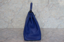 Load image into Gallery viewer, HERMES CANDY KELLY 32 Epsom leather Blue electric/Mykonos □P Engraving Shoulder bag 600110041
