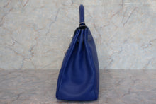 Load image into Gallery viewer, HERMES CANDY KELLY 32 Epsom leather Blue electric/Mykonos □P Engraving Shoulder bag 600110041
