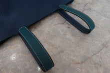 将图片加载到图库查看器，HERMES PICOTIN LOCK CASAQUE MM Clemence leather Deep blue/Vert bosphore Y刻印 Hand bag 600090226
