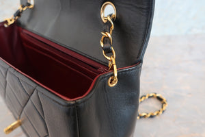 CHANEL  Diana matelasse chain shoulder bag Lambskin Black/Gold hadware Shoulder bag 700060106