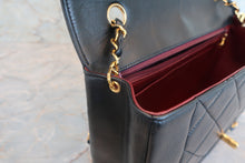 Load image into Gallery viewer, CHANEL  Diana matelasse chain shoulder bag Lambskin Black/Gold hadware Shoulder bag 700060106
