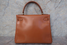 Load image into Gallery viewer, HERMES KELLY 28 Box carf leather Natural Hand bag 600090145
