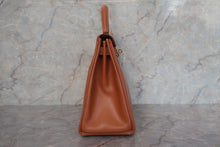 Load image into Gallery viewer, HERMES KELLY 28 Box carf leather Natural Hand bag 600090145
