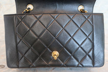 Load image into Gallery viewer, CHANEL  Diana matelasse chain shoulder bag Lambskin Black/Gold hadware Shoulder bag 700060106
