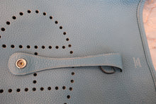 画像をギャラリービューアに読み込む, HERMES／エルメス エブリン3ＰＭ トリヨンクレマンス ブルージーン □M刻印 ショルダーバッグ 700110037
