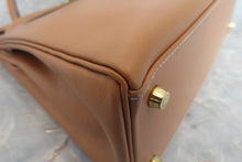 Load image into Gallery viewer, HERMES KELLY 28 Box carf leather Natural 〇X Engraving Hand bag 600120265
