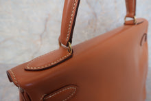 Load image into Gallery viewer, HERMES KELLY 28 Box carf leather Natural Hand bag 600090145
