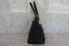 Load image into Gallery viewer, CHANEL Medallion Tote Caviar skin Black/Gold hadware Tote bag 600050001
