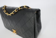 Load image into Gallery viewer, CHANEL Matelasse Full Flap Chain shoulder bag Lambskin Black/Gold hardware Shoulder bag 800090185

