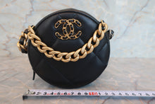 画像をギャラリービューアに読み込む, CHANEL/シャネル シャネル19マトラッセラウンドチェーンショルダーバッグ ラムスキン ブラック/ゴールド金具/シルバー金具 ショルダーバッグ 700060099
