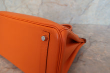 Load image into Gallery viewer, HERMES BIRKIN 30 Epsom leather Orange □K Engraving Hand bag 700090175
