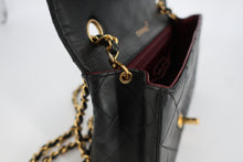 Load image into Gallery viewer, CHANEL Matelasse Full Flap Chain shoulder bag Lambskin Black/Gold hardware Shoulder bag 800090185
