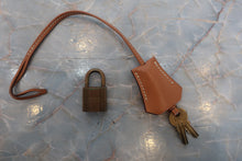 Load image into Gallery viewer, HERMES KELLY 28 Box carf leather Natural Hand bag 600090145
