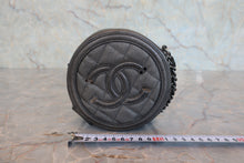 将图片加载到图库查看器，CHANEL/香奈儿 CF 圆形 链条包 荔枝皮 Gray/Silver hadware(灰色/银色金属) 肩背包 800040069
