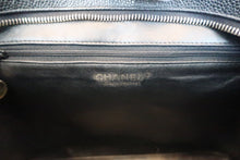Load image into Gallery viewer, CHANEL Medallion Tote Caviar skin Black/Gold hadware Tote bag 600040222
