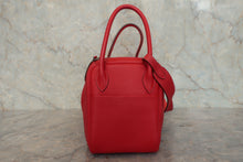 Load image into Gallery viewer, HERMES LINDY 26 Verso Clemence leather Rouge casaque/Rose lipstick □P Engraving Shoulder bag 800010159
