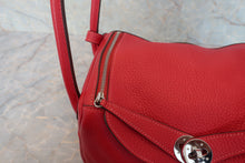 Load image into Gallery viewer, HERMES LINDY 26 Verso Clemence leather Rouge casaque/Rose lipstick □P Engraving Shoulder bag 800010159
