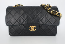 画像をギャラリービューアに読み込む, CHANEL/シャネル マトラッセＷフラップＷチェーンショルダーバッグ ラムスキン ブラック/ゴールド金具 ショルダーバッグ 800090227
