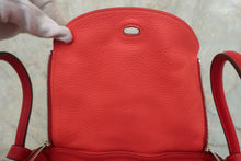 Load image into Gallery viewer, HERMES LINDY 26 Verso Clemence leather Rouge casaque/Rose lipstick □P Engraving Shoulder bag 800010159
