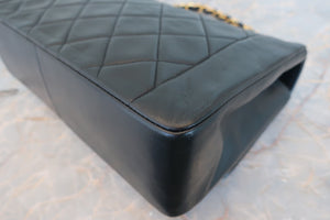 CHANEL  Diana matelasse chain shoulder bag Lambskin Black/Gold hadware Shoulder bag 700060109