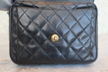 将图片加载到图库查看器，CHANEL/香奈儿 CF 链条包 荔枝皮 Black/Gold hadware(黑色/金色金属) 肩背包 800040070
