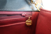 Load image into Gallery viewer, CHANEL  Diana matelasse chain shoulder bag Lambskin Black/Gold hadware Shoulder bag 700060109
